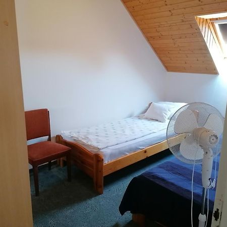 Sára Vendégház Balatonkeresztúr Extérieur photo