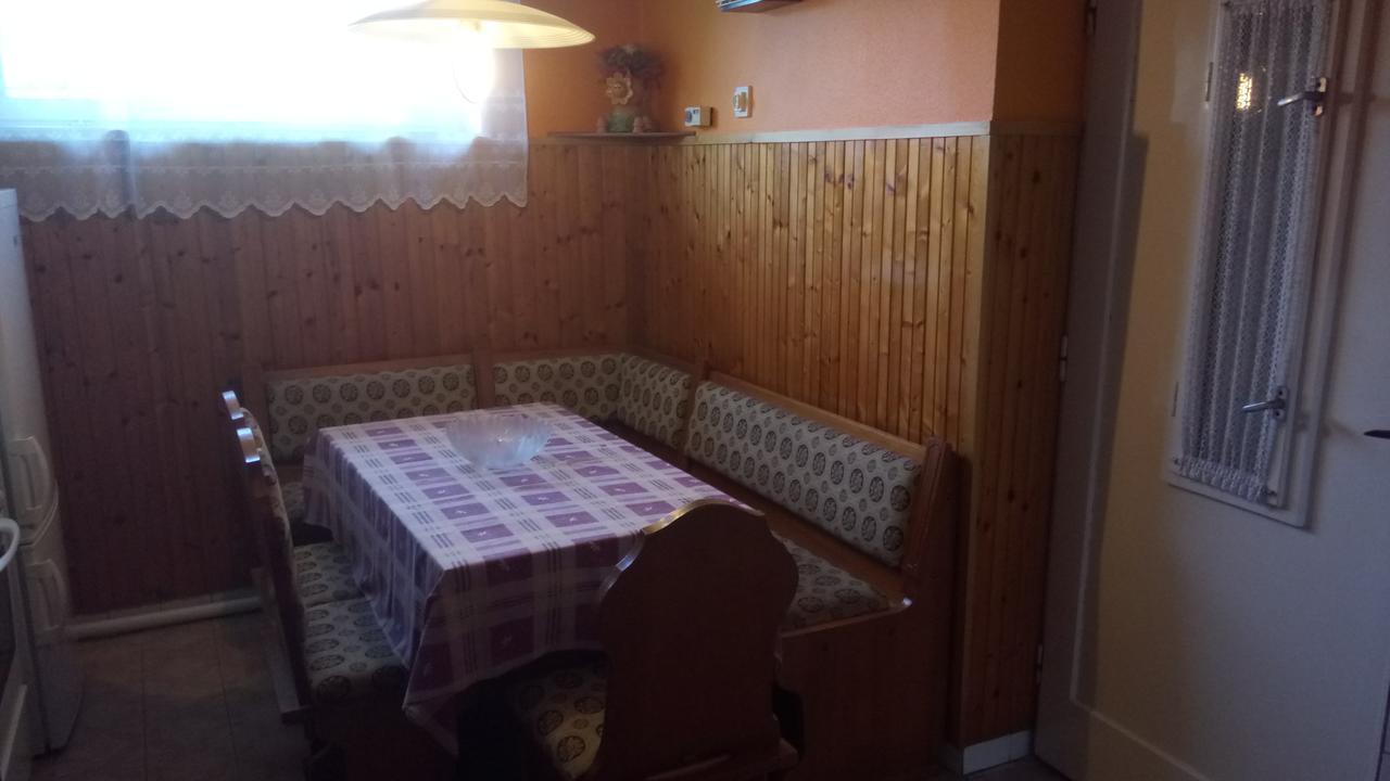Sára Vendégház Balatonkeresztúr Extérieur photo